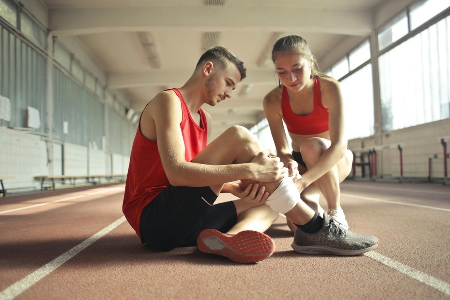 How to Alleviate Knee Pain Without Surgery: Exercises and Diet That Help