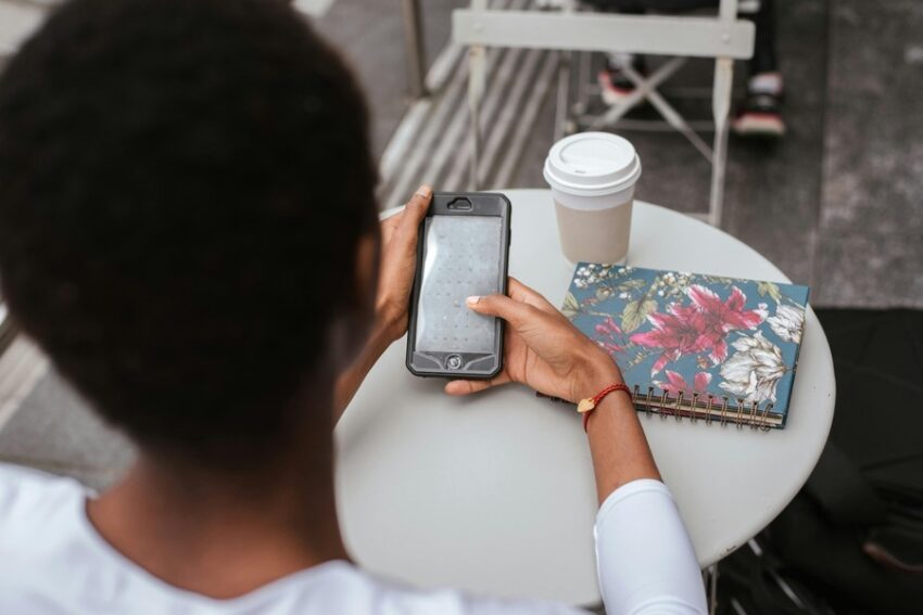Digital detox tips for mental wellness and mindful phone use