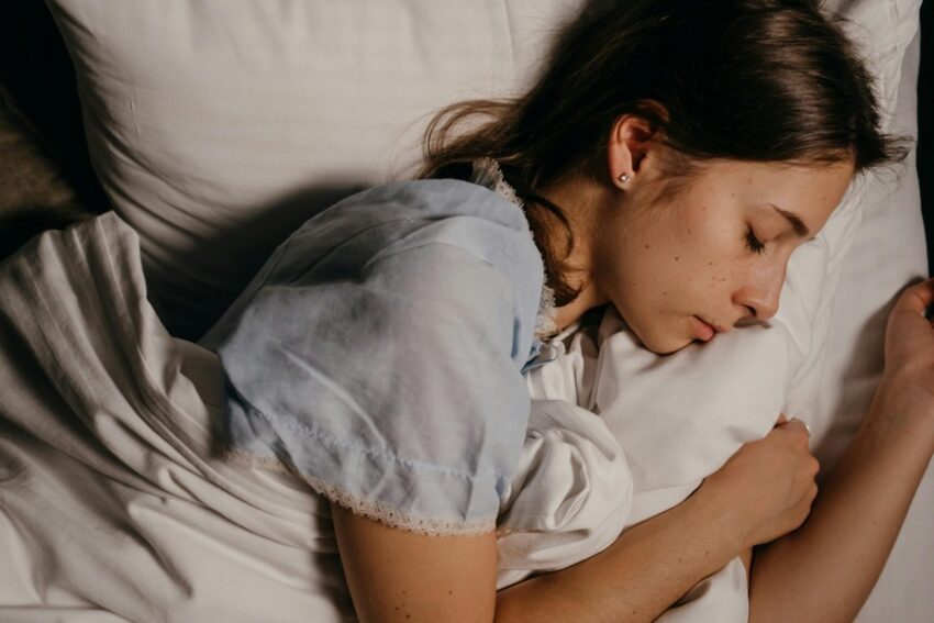 Wearable sleep tech tracking device